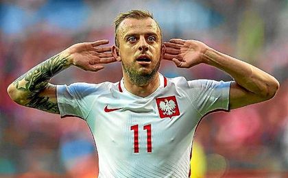 Grosicki celebra un gol con Polonia en la Eurocopa. Grosicki celebra un gol con Polonia en la Eurocopa.