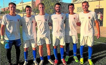 Sebas, Dani, Mario, Pablo, Pedro y Plusco posaron para ESTADIO antes del amistoso del pasado martes entre Los Palacios y San José. Sebas, Dani, Mario, Pablo, Pedro y Plusco posaron para ESTADIO antes del amistoso del pasado martes entre Los Palacios y San José.