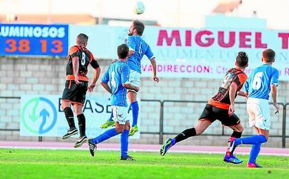 El San José es el equipo sevillano que más partidos ha perdido este verano, seis, y, junto, al San Juan el que menos ha empatado, ninguno. El San José es el equipo sevillano que más partidos ha perdido este verano, seis, y, junto, al San Juan el que menos ha empatado, ninguno.