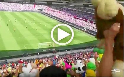 Precioso detalle de la afición del ADO Den Haag - Estadio ...