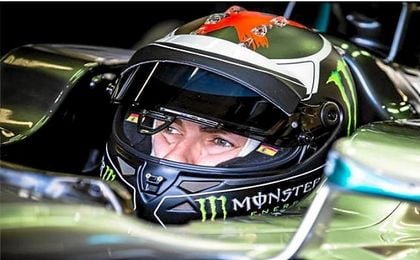 Jorge Lorenzo experimentó por un día conducir un coche de Fórmula 1. Jorge Lorenzo experimentó por un día conducir un coche de Fórmula 1.
