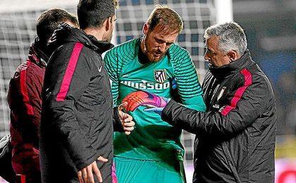 Oblak se lesionó en el partido ante el Villarreal. Oblak se lesionó en el partido ante el Villarreal.