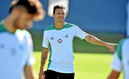 Rubén Castro, en un entrenamiento verdiblanco. Rubén Castro, en un entrenamiento verdiblanco.