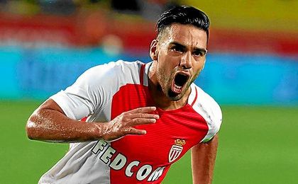 Falcao celebra un gol con el Mónaco. Falcao celebra un gol con el Mónaco.