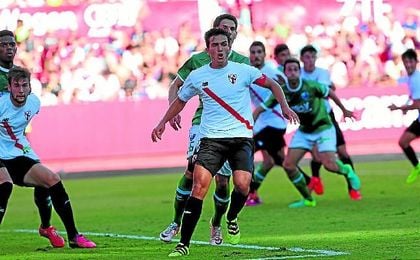 Cotán regresa tras varias semanas lesionado. Cotán regresa tras varias semanas lesionado.