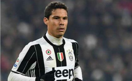 El centrocampista brasileño Hernanes en un partido con la Juventus. El centrocampista brasileño Hernanes en un partido con la Juventus.
