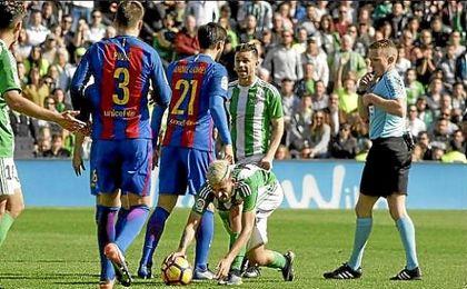 El árbitro de 'los goles fantasma', para el Málaga-Betis El árbitro de 'los goles fantasma', para el Málaga-Betis