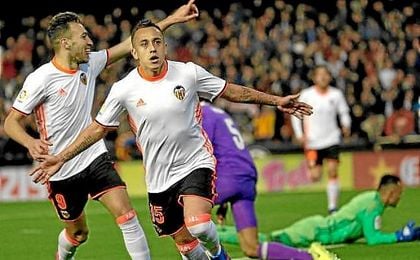 El chileno le anotó al Madrid con el Celta y Valencia. El chileno le anotó al Madrid con el Celta y Valencia.