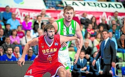 La sexta derrota consecutiva pone a una sola victoria la zona de descenso para el Betis. ACB Photo / J. Bernal. La sexta derrota consecutiva pone a una sola victoria la zona de descenso para el Betis. ACB Photo / J. Bernal.