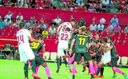 El Sevilla de Sampaoli marcó sus dos primeros goles a balón parado en la jornada inaugural. Lince. El Sevilla de Sampaoli marcó sus dos primeros goles a balón parado en la jornada inaugural. Lince.