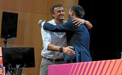 Bartomeu: "Luis Enrique ha sido un súper entrenador" Bartomeu: "Luis Enrique ha sido un súper entrenador"