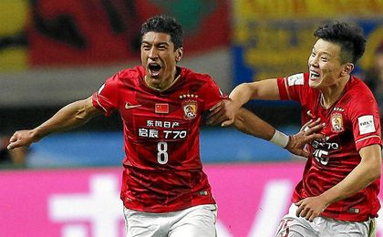El brasileño Paulinho es una de las estrellas en China junto a su Guangzhou. El brasileño Paulinho es una de las estrellas en China junto a su Guangzhou.