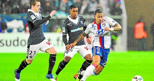Malcom, en el centro, durante el Girondins-Lyon del pasado viernes. Malcom, en el centro, durante el Girondins-Lyon del pasado viernes.