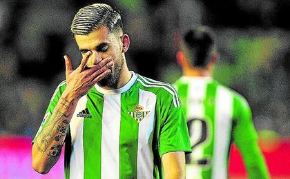 Ceballos, durante el encuentro del pasado viernes ante la Real. Ceballos, durante el encuentro del pasado viernes ante la Real.