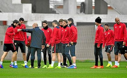 Imagen de un entrenamiento del Sevilla. Imagen de un entrenamiento del Sevilla.