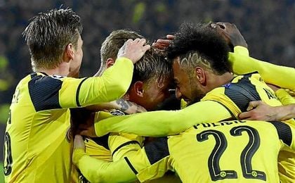 Dortmund 4-0 Benfica: El Dortmund se mete en cuartos con un triplete de Aubameyang Dortmund 4-0 Benfica: El Dortmund se mete en cuartos con un triplete de Aubameyang