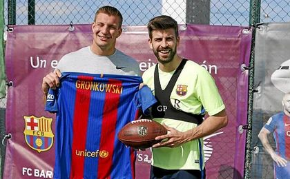 Gronkowski visitó a la plantilla azulgrana hace varias semanas. Gronkowski visitó a la plantilla azulgrana hace varias semanas.