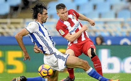 Carlos Martínez en el momento de su lesión contra el Atlético. Carlos Martínez en el momento de su lesión contra el Atlético.