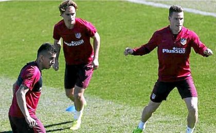 Gameiro, baja para Granada; Cerci y Schiappacasse, en la lista Gameiro, baja para Granada; Cerci y Schiappacasse, en la lista