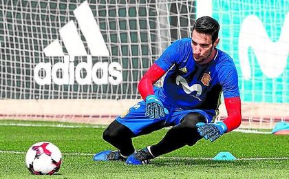Sergio Rico, en un entrenamiento con la selección. Sergio Rico, en un entrenamiento con la selección.