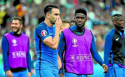Rami pugna con Umtiti por un puesto en la zaga de Francia Rami pugna con Umtiti por un puesto en la zaga de Francia