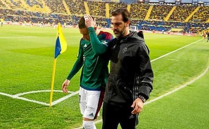 Berenguer saliendo lesionado en Las Palmas. Berenguer saliendo lesionado en Las Palmas.