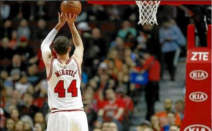 Un gran Mirotic permite a los Bulls seguir soñando con los 'play-offs' Un gran Mirotic permite a los Bulls seguir soñando con los 'play-offs'
