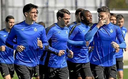 Los pericos se ven superiores a los verdiblancos. Los pericos se ven superiores a los verdiblancos.