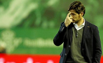 Víctor Sánchez del Amo lamentó la derrota bética. Víctor Sánchez del Amo lamentó la derrota bética.
