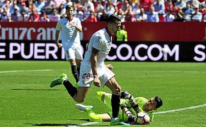 Cuéllar fue el protagonista en el Sporting. Cuéllar fue el protagonista en el Sporting.