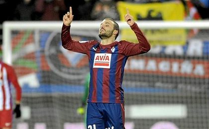 Pedro León bate su récord. Pedro León bate su récord.