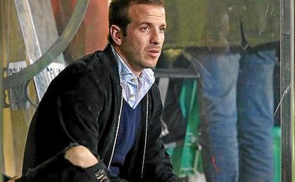Van der Vaart sigue sin jugar. Van der Vaart sigue sin jugar.