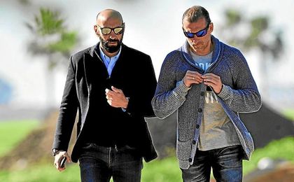 Monchi, junto a Óscar Arias en la ciudad deportiva. Monchi, junto a Óscar Arias en la ciudad deportiva.