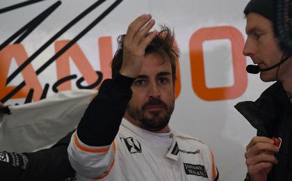 Alonso: Seguiré divirtiéndome en las carreras hasta que el coche esté a punto Alonso: Seguiré divirtiéndome en las carreras hasta que el coche esté a punto