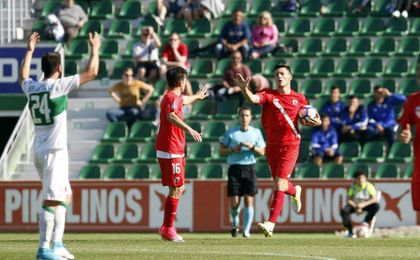 Los dos goles de Gual no sirvieron para sumar en Elche. Los dos goles de Gual no sirvieron para sumar en Elche.