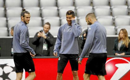 Zidane mantiene a la BBC; Ancelotti suple a Lewandowski con Müller Zidane mantiene a la BBC; Ancelotti suple a Lewandowski con Müller