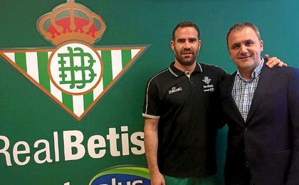 Carlos Cabezas, en la sede del Betis Baloncesto. Carlos Cabezas, en la sede del Betis Baloncesto.
