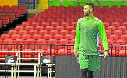 Trent Lockett podría ejercer hoy de ´4´ en caso de que Boki Nachbar no fuera finalmente de la partida. Trent Lockett podría ejercer hoy de ´4´ en caso de que Boki Nachbar no fuera finalmente de la partida.
