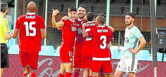 El Sevilla vapuleó en la primera vuelta a un Celta que visitará Nervión el próximo jueves. El Sevilla vapuleó en la primera vuelta a un Celta que visitará Nervión el próximo jueves.
