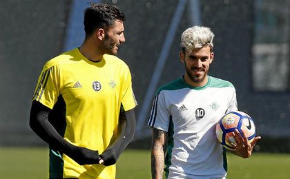 Adán y Ceballos, dos de los pilares del actual Betis. Adán y Ceballos, dos de los pilares del actual Betis.