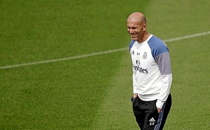 Zidane, en un entrenamiento. Zidane, en un entrenamiento.