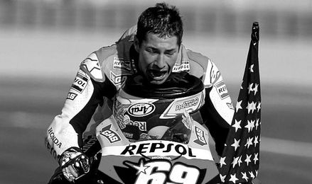 Nicky Hayden ha fallecido. Nicky Hayden ha fallecido.