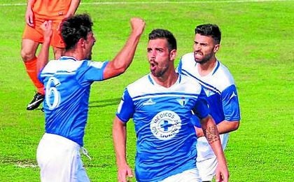 Juan Delgado celebra el 1-0, que igualó la eliminatoria ante el Durango. Juan Delgado celebra el 1-0, que igualó la eliminatoria ante el Durango.