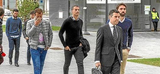 Molina, Amaya y Figueras, en los juzgados de Navarra. Molina, Amaya y Figueras, en los juzgados de Navarra.