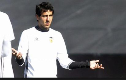Parejo, un ´descarte´ del Valencia que podría acabar en el Sevilla F.C. Parejo, un ´descarte´ del Valencia que podría acabar en el Sevilla F.C.