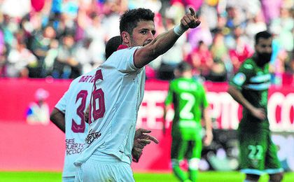 Stevan Jovetic quiere seguir en Nervión, pese su alta ficha dificulta su regreso. Stevan Jovetic quiere seguir en Nervión, pese su alta ficha dificulta su regreso.