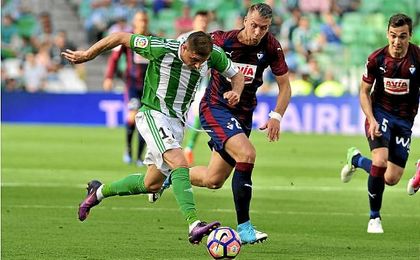 El Betis es, junto al Madrid, F.C. Barcelona y Atlético de Madrid, de los clubes más vistos por TV. El Betis es, junto al Madrid, F.C. Barcelona y Atlético de Madrid, de los clubes más vistos por TV.