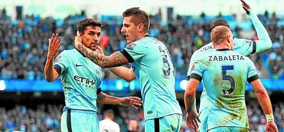 Jesús Navas y Jovetic son dos de las prioridades del Sevilla. Jesús Navas y Jovetic son dos de las prioridades del Sevilla.
