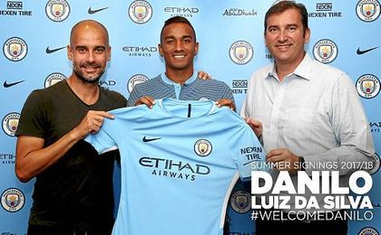 Danilo, junto a Pep Guardiola, su nuevo técnico. Danilo, junto a Pep Guardiola, su nuevo técnico.