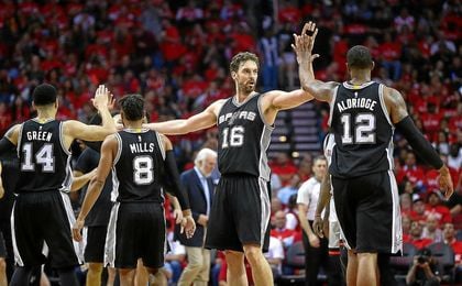 Gasol, en un partido con los Spurs. Gasol, en un partido con los Spurs.